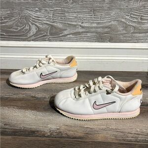 Vintage Womens Nike Cortez White Pink Leather Athletic Shoes Sneakers Size 6.5